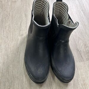 L.L. Bean Black Women's Waterproof Ankle Boots